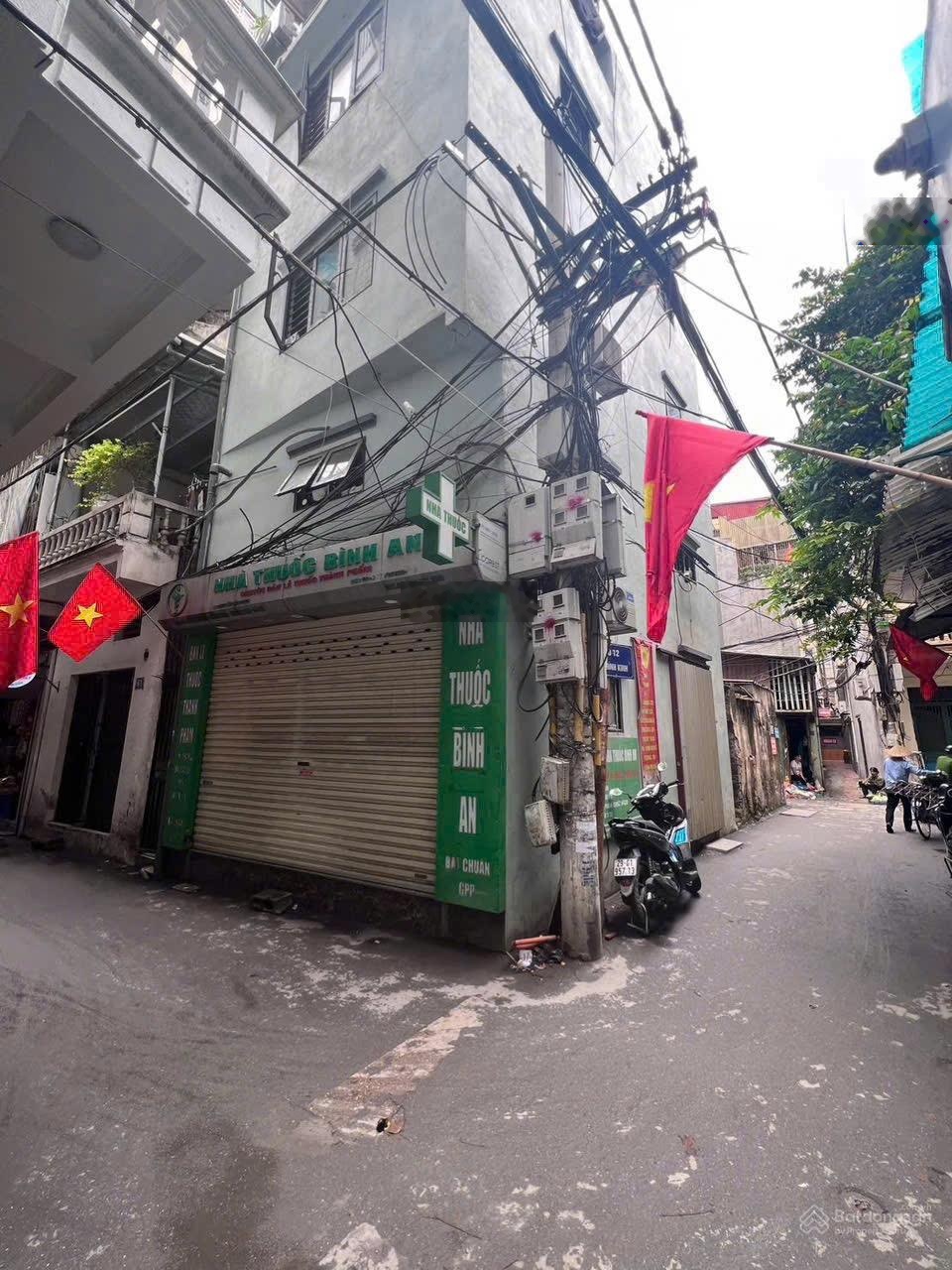 Bán nhà 3 mặt ngõ phố Nguyễn Trãi - Chính Kinh, 105m2 x MT 10m. 33 tỷ, ô tô, gần phố, kinh doanh.