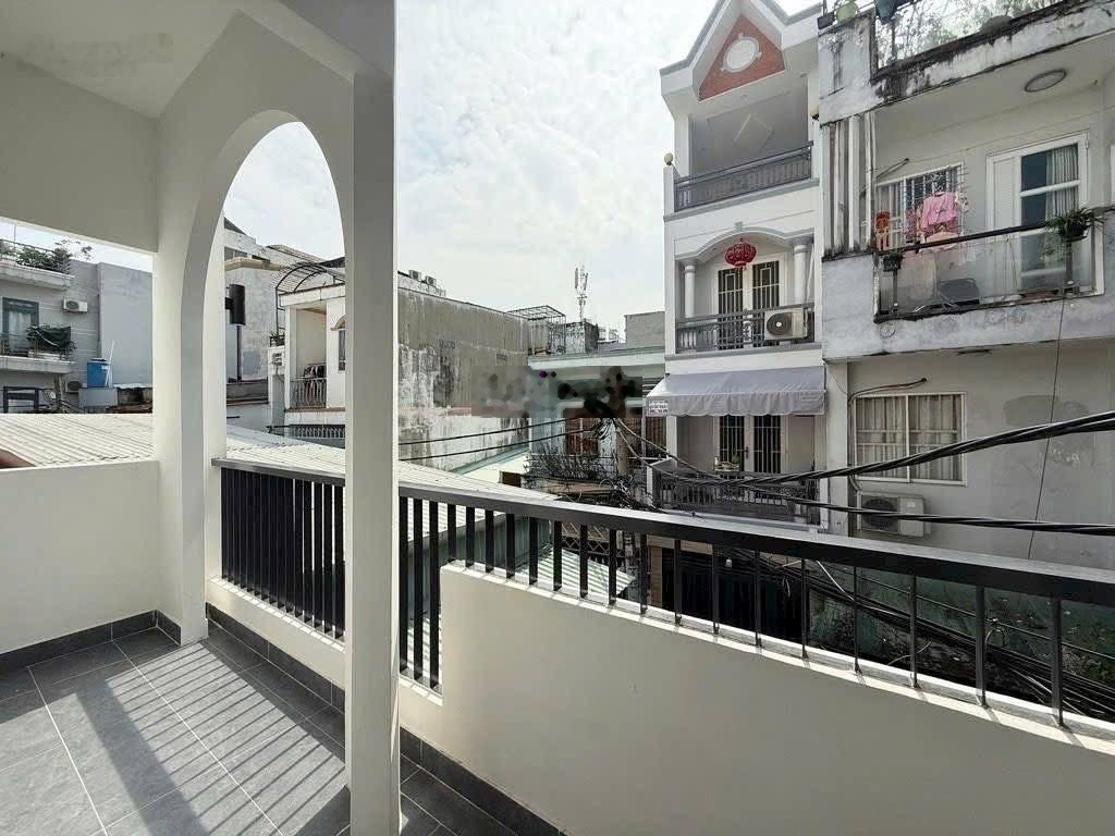 Chỉ Với 3 Tỷ 900 - DT: 82m2, Sở Hữu Nhà Đẹp mới 90% đường Đặng Văn Ngữ - Phú Nhuận (Sổ Hồng Riêng)