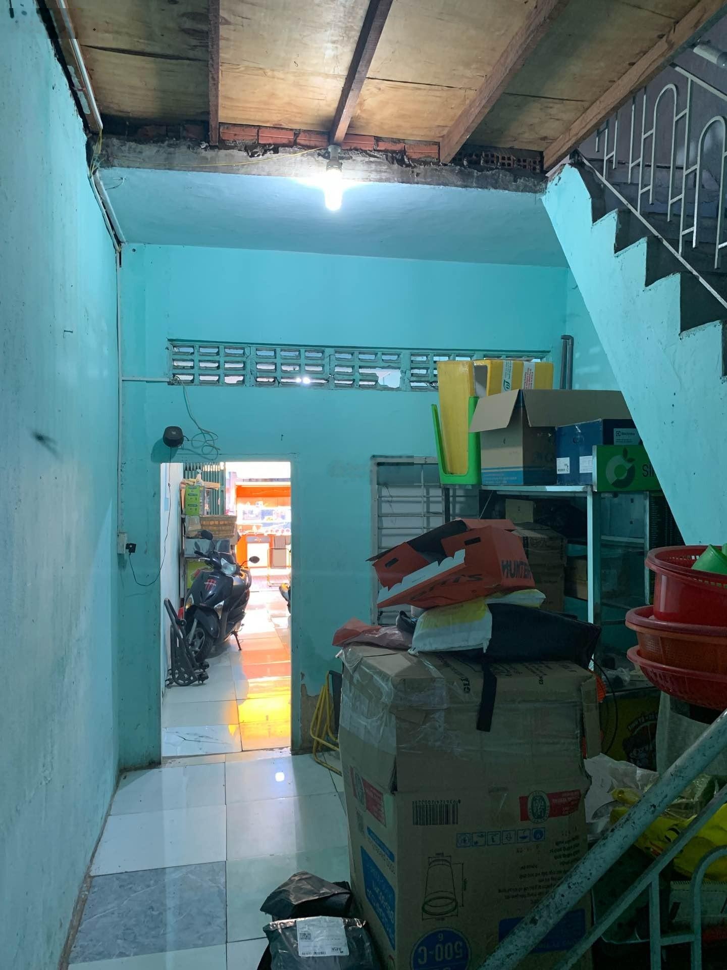Bán Nhà mặt phố tại Thống Nhất, 9,4 tỷ, 60m2 giá siêu hời