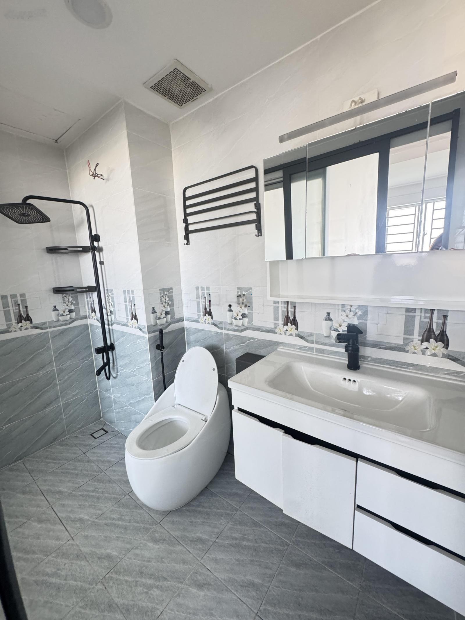 Chính chủ cần bán căn hộ Lê Thành B, 83m2 2pn 2wc giá 8tr/th . Lh: 0937196815
