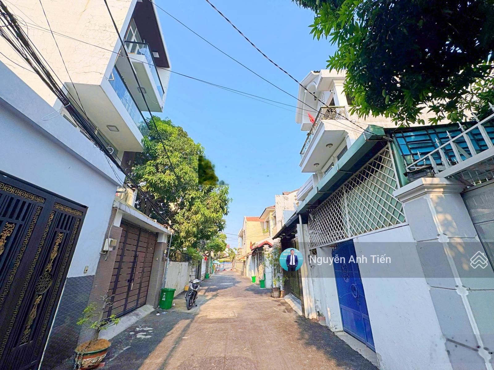 Bán đất tặng nhà ! 2 mặt tiền trước sau - Ngay KDC Thành Ủy - Kế bên TTTM Gigamall Phạm Văn Đồng.