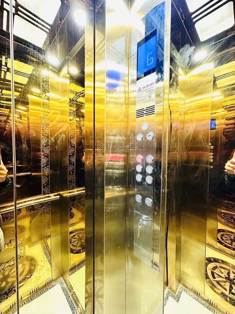 Hơn 9Tỷ ô tô tránh, kinh doanh,nhà 6 tầng Thạch Bàn,Thang máy xịn