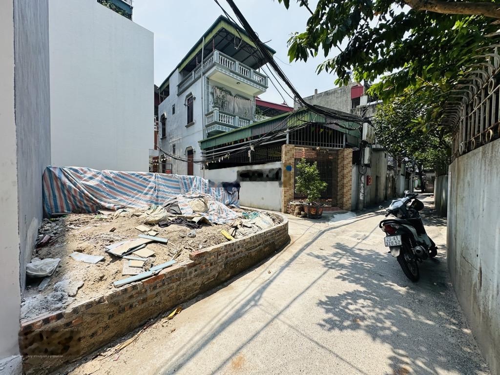 6.2tỷ - đất lô góc - Phúc Lợi - ngõ thông oto đỗ cửa sổ vuông đẹp 40m2 MT: 4,8m - thông số hoa hậu