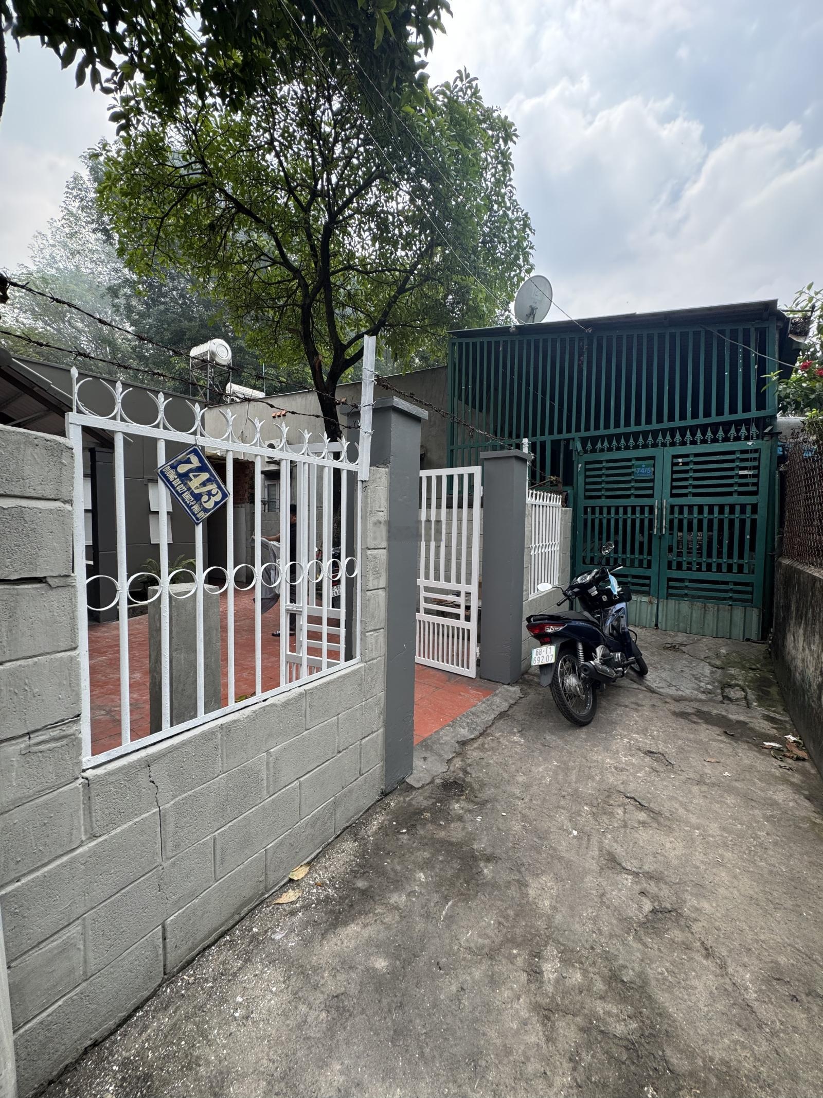 Bán nhà riêng 105m2 ngay uỷ ban phường Phú Mỹ giá siêu rẻ 2tỷ050