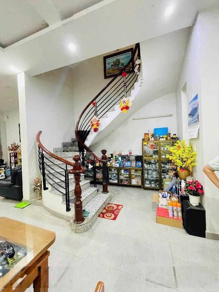 Siêu phẩm xe hơi vào nhà phú thuận quận 7