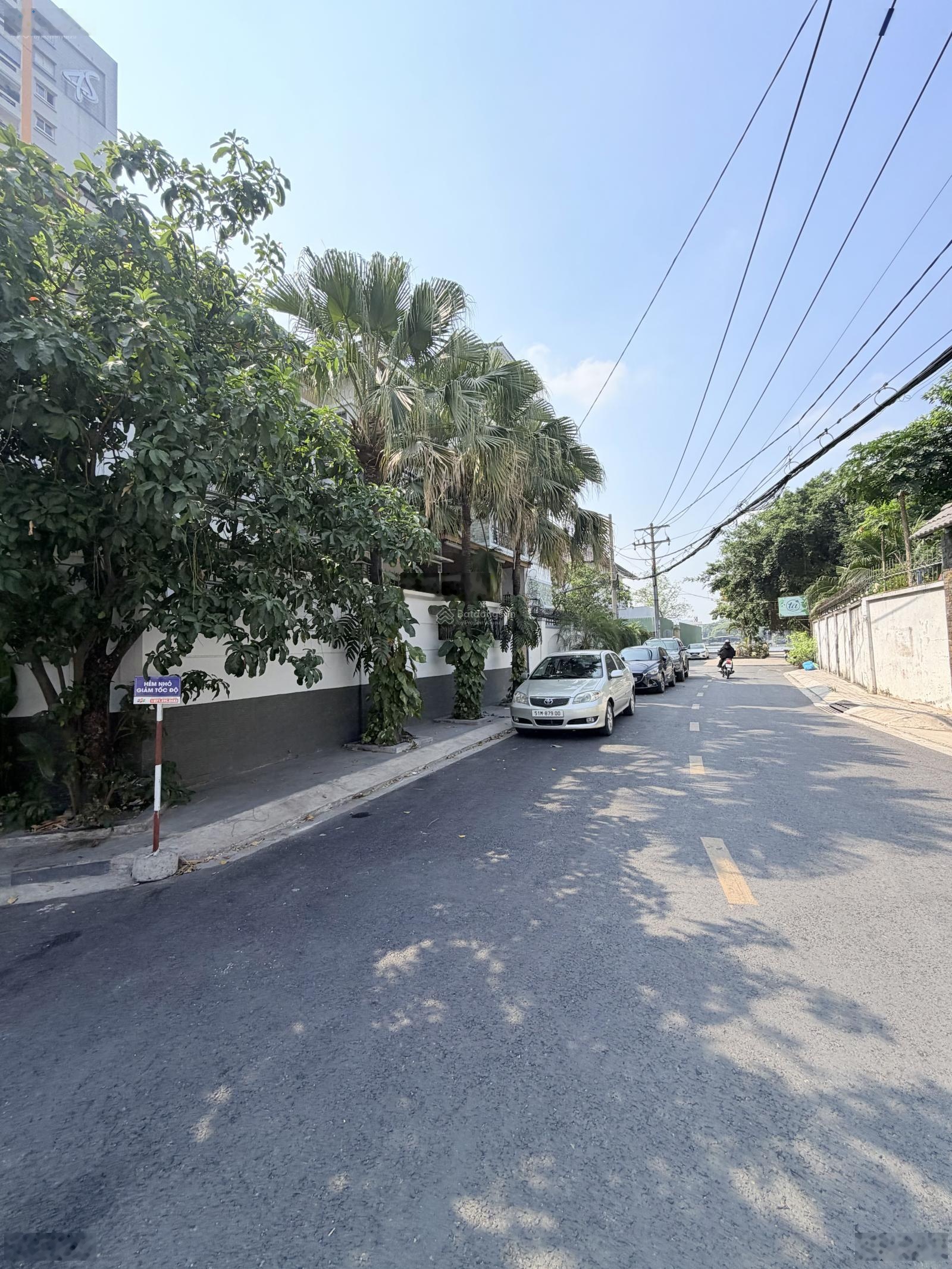 Chính chủ cần bán nhà 3 lầu - ngay khu gigamall hiệp bình chánh thủ đức - đường 10 mét