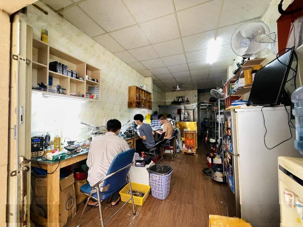 Bán nhà trệt 2 lầu BTCT, ngay đại học Kinh Tế, KQHLG