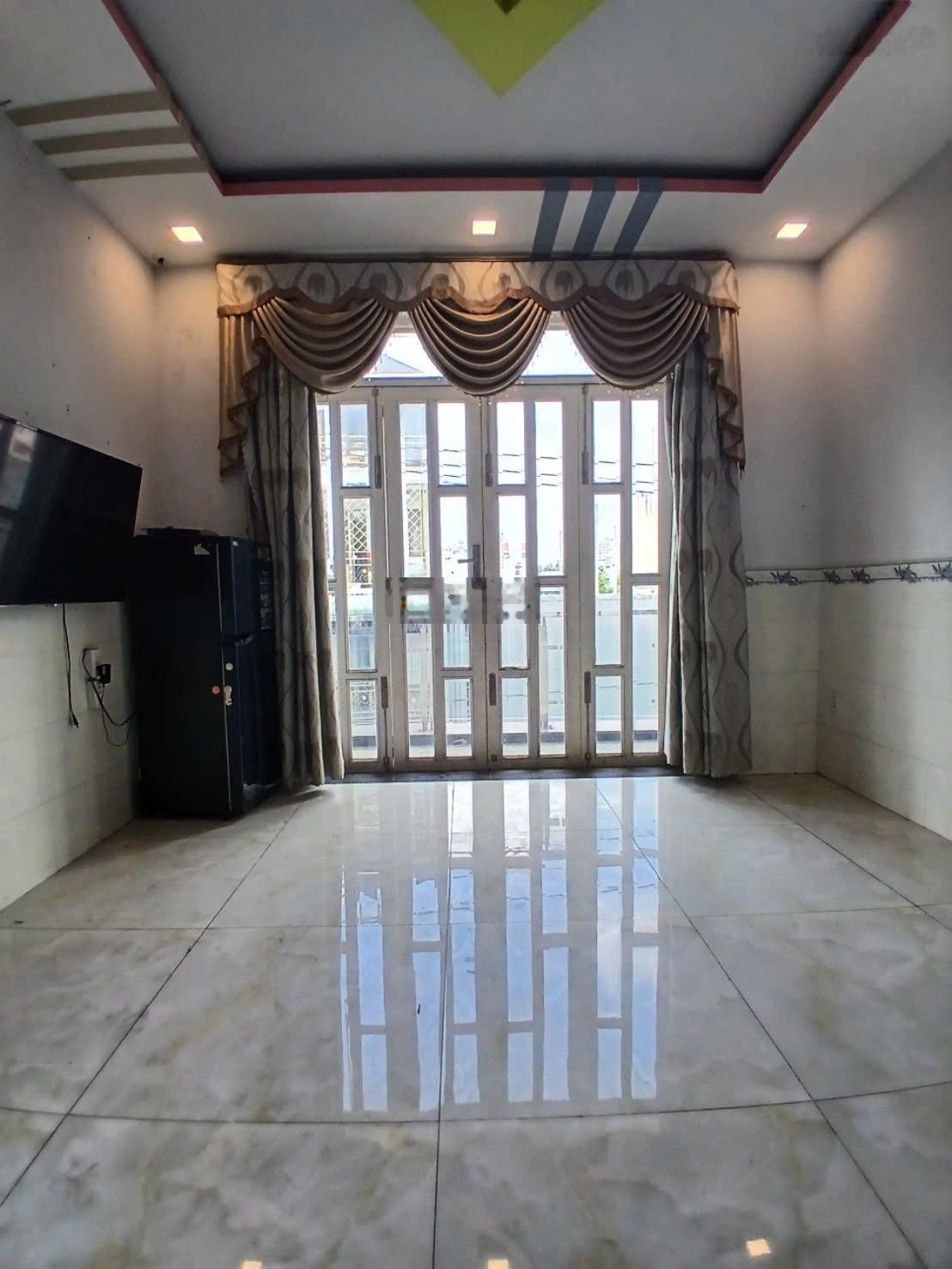 Nhà xây dựng kiên cố góc 2 MT hẻm xe tải đường Lê Đình Cẩn sầm uất,Dt: 4x17m, 4.5 tấm, 8.5 tỷ