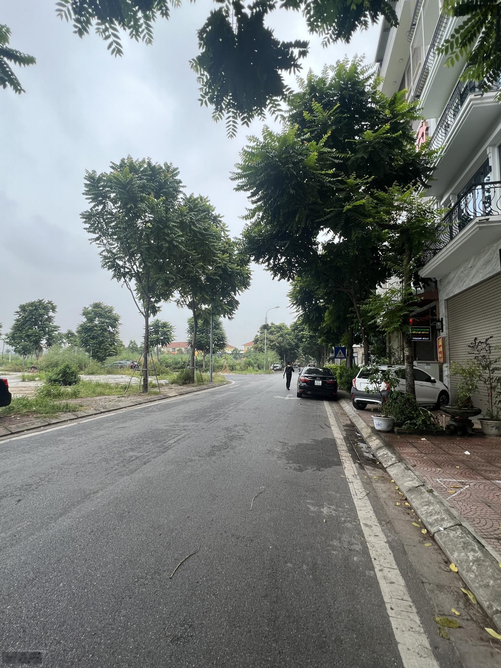 Hiếm! bán nhà việt hưng - long biên, lô góc kinh doanh, vỉa hè, 85m2, giá 10.8 tỷ