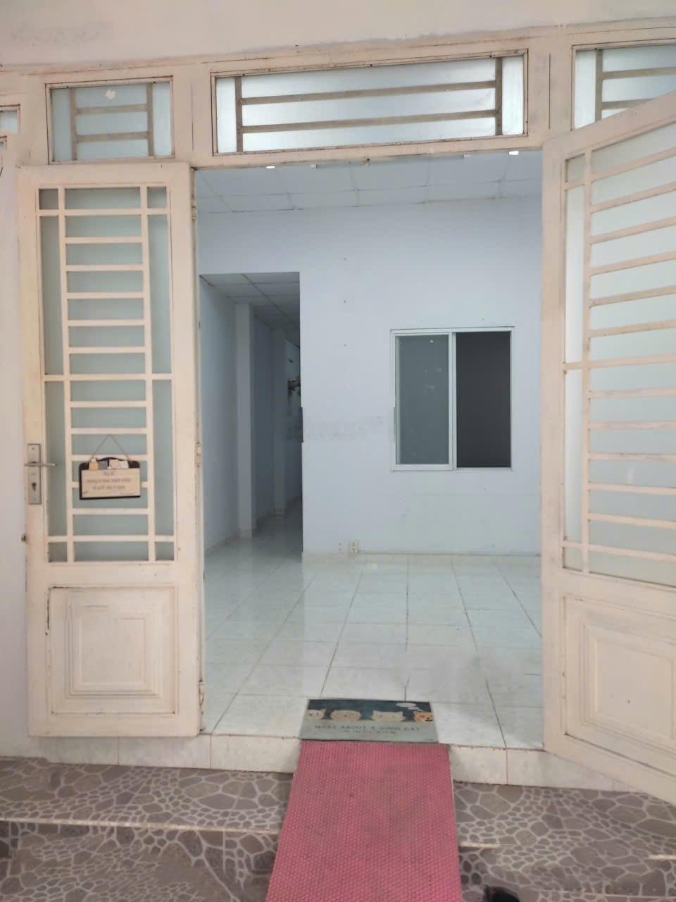 Cho thuê nhà mặt phố 92/20/3 Vườn Lài, 9 triệu, 92m2, 1PK, 3PN, 2WC, 1 tầng, hướng Đông Nam