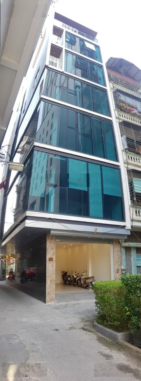 Chủ nhà cần cho thuê tòa văn phòng mặt phố Hoàng Quốc Việt