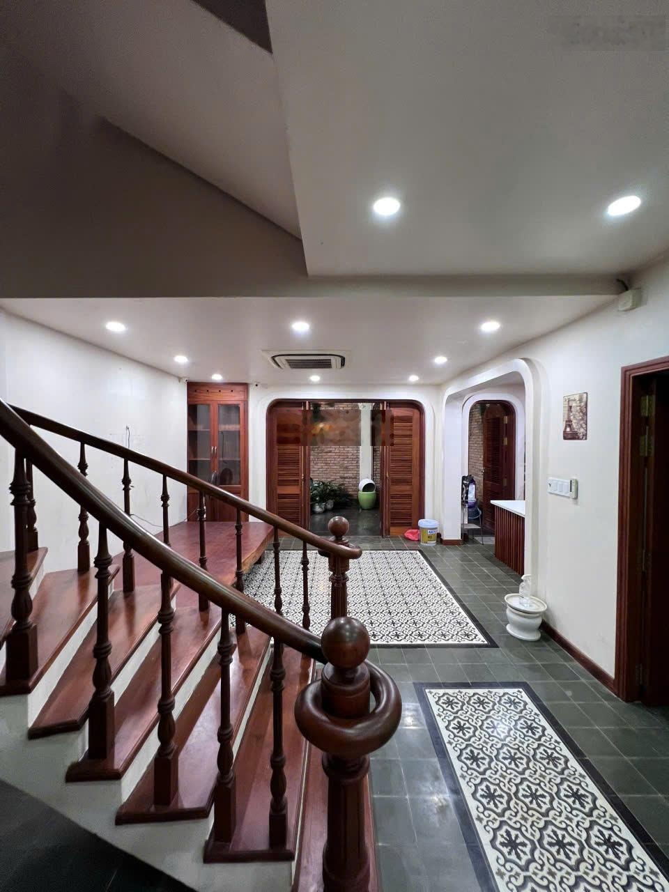 Chuyển nhượng biệt thự hẻm 351 Lê Văn Sỹ