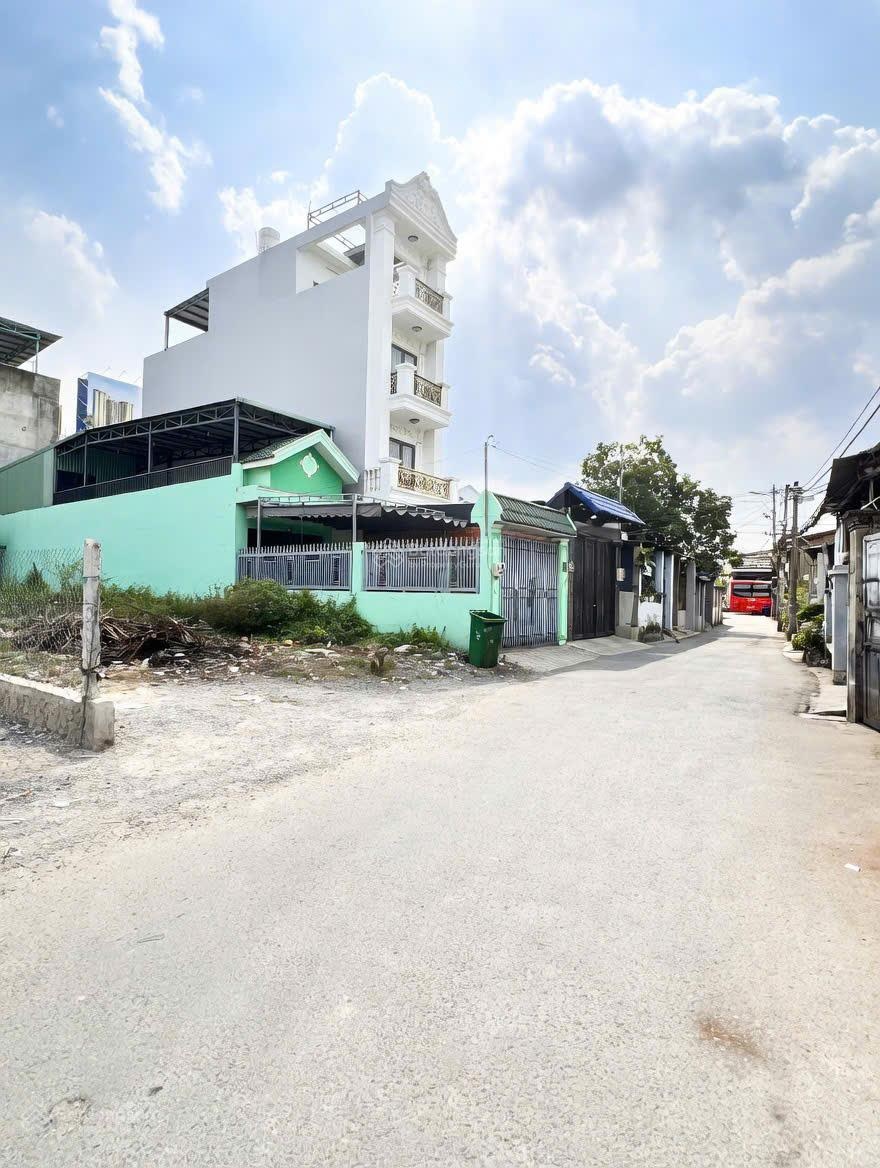 Cực ngon! lô gần 300m2 - DTXD 1100m2 - ngang 9m - ngay QL13 - xây CHDV khỏi phải bàn