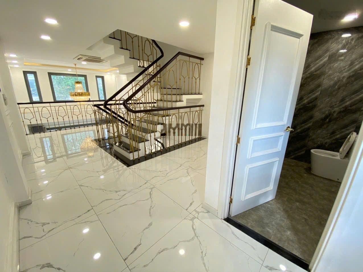 Nhà đẹp 5 tầng - dt sàn 270 m2 (sổ: 50.1 m2) - chỗ đỗ ô tô - hỗ trợ vay - Bao Minh residence