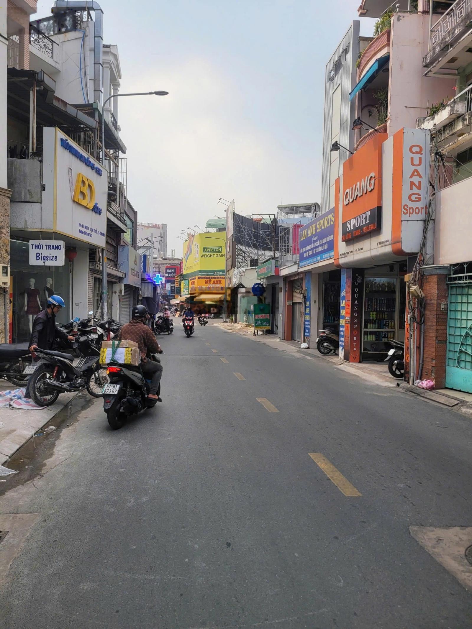 Bán nhà Mặt Tiền Nguyễn Trọng Tuyển 4x16m, 4PN, Giá 13.5 tỷ còn thương lượng