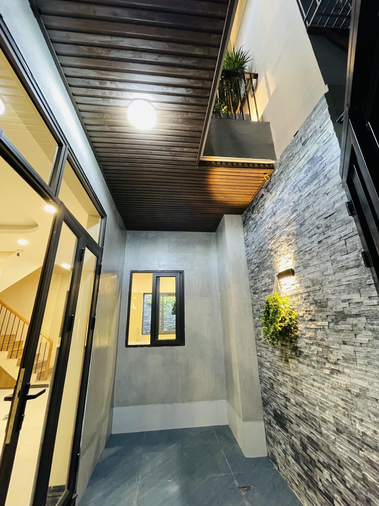 Bán gấp nhà siêu đẹp, ở có lộc, giá thương lượng sâu, 3 mặt thoáng, sinh khí tốt