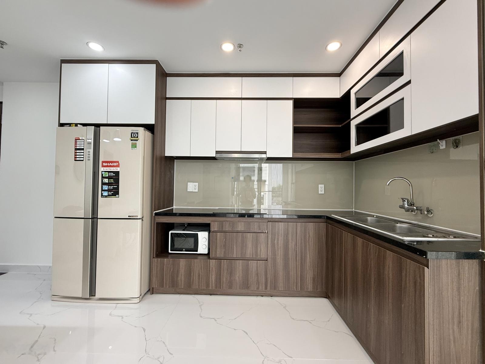 BÁN SHOPHOUSE MIDTOWN PHÚ MỸ HƯNG dt 96,8m2 3 phòng 2 toilet giá 12 Tỷ Sổ Hồng Lâu Dài quá rẻ