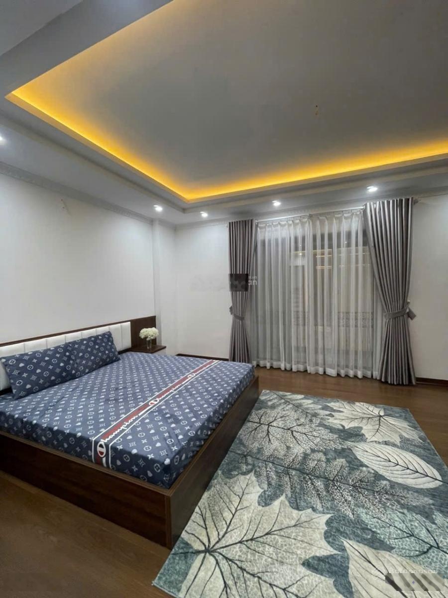 Bán gấp! Khương Hạ, 20m ra phố, ngõ ba gác tránh, bãi xe cạnh nhà, hai thoáng dt 33m2x5T