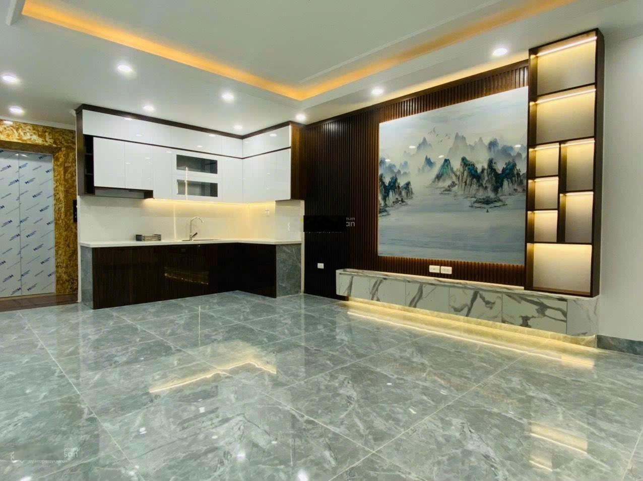 Hàng hiếm! Vũ tông phan, vài bước ra phố, ngõ rộng 3 mét, lô góc, 6T thang máy, đủ đồ