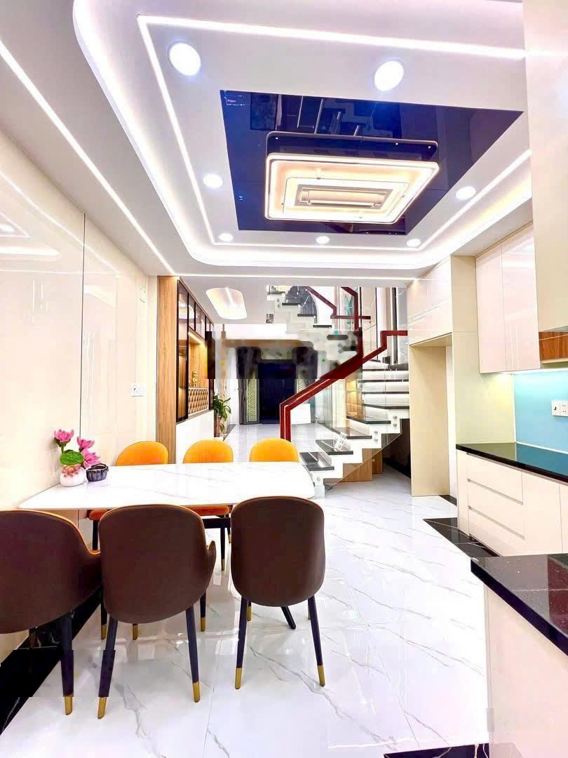 Bán nhà hương lộ 2 . bình tân . 4 tầng .hxt. 56m. có gara oto .full nội thất . 7.6 tỷ