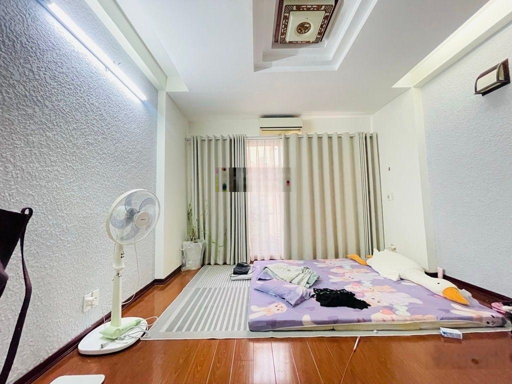 Hàng kín vạn phúc - hđ hàng xóm galaxy,phù hợp ở hoặc đầu tư, tăng giá mạnh, 43m2 x 5 tầng, 8,2 tỷ.