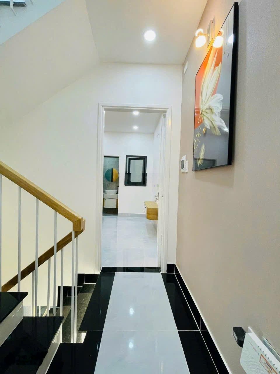 Nhà riêng Hà Huy Giáp, Q12, DT 58m2, 2PN, 2WC, 2tỷ5, hẻm 5m, xem hơi tận nhà