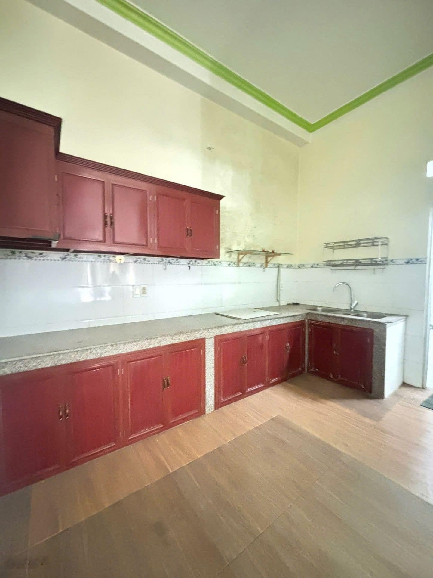 Chỉ 66 triệu/m2 - nhà 2 tầng - hẻm xe hơi - ngang 5.4m - trung tâm linh xuân - 5.4 tỷ