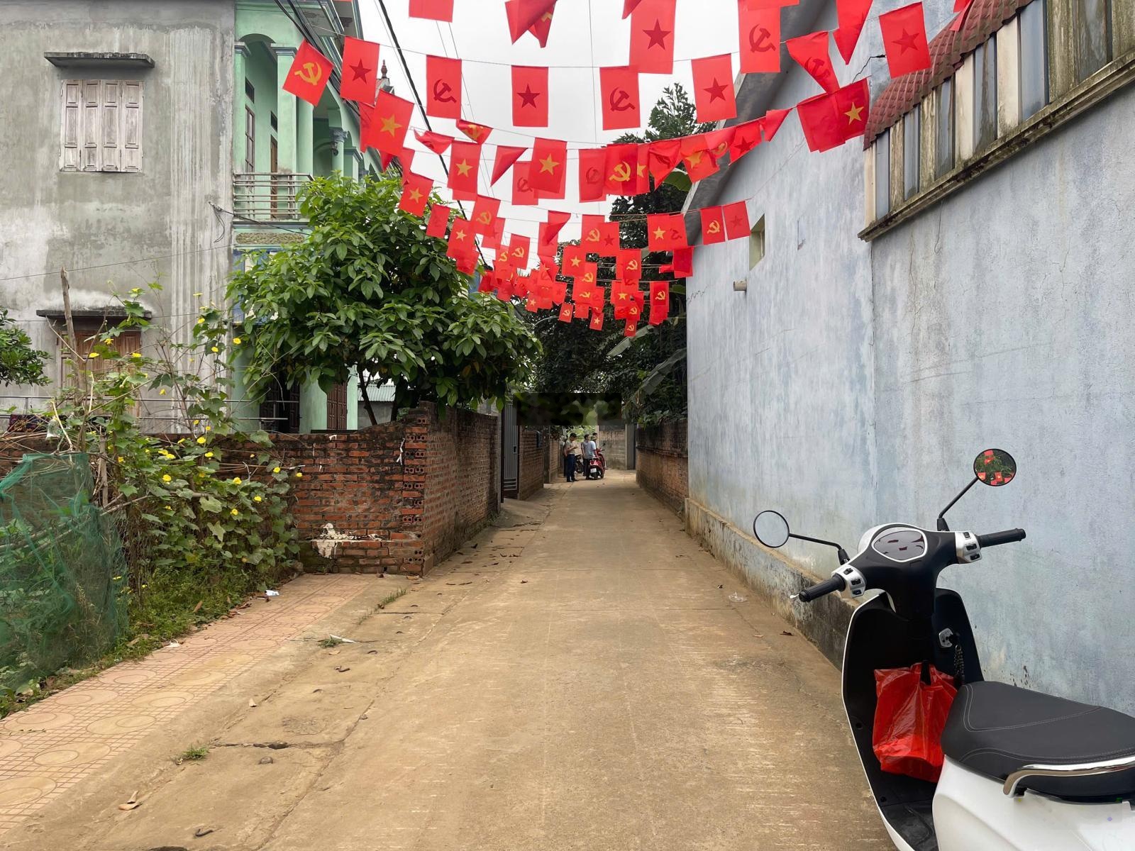 A331 bán đất nền thôn 4 phú cát - hòa lạc gần nhà máy in tiền, sát ủy ban sân bóng, cạnh đường dho9