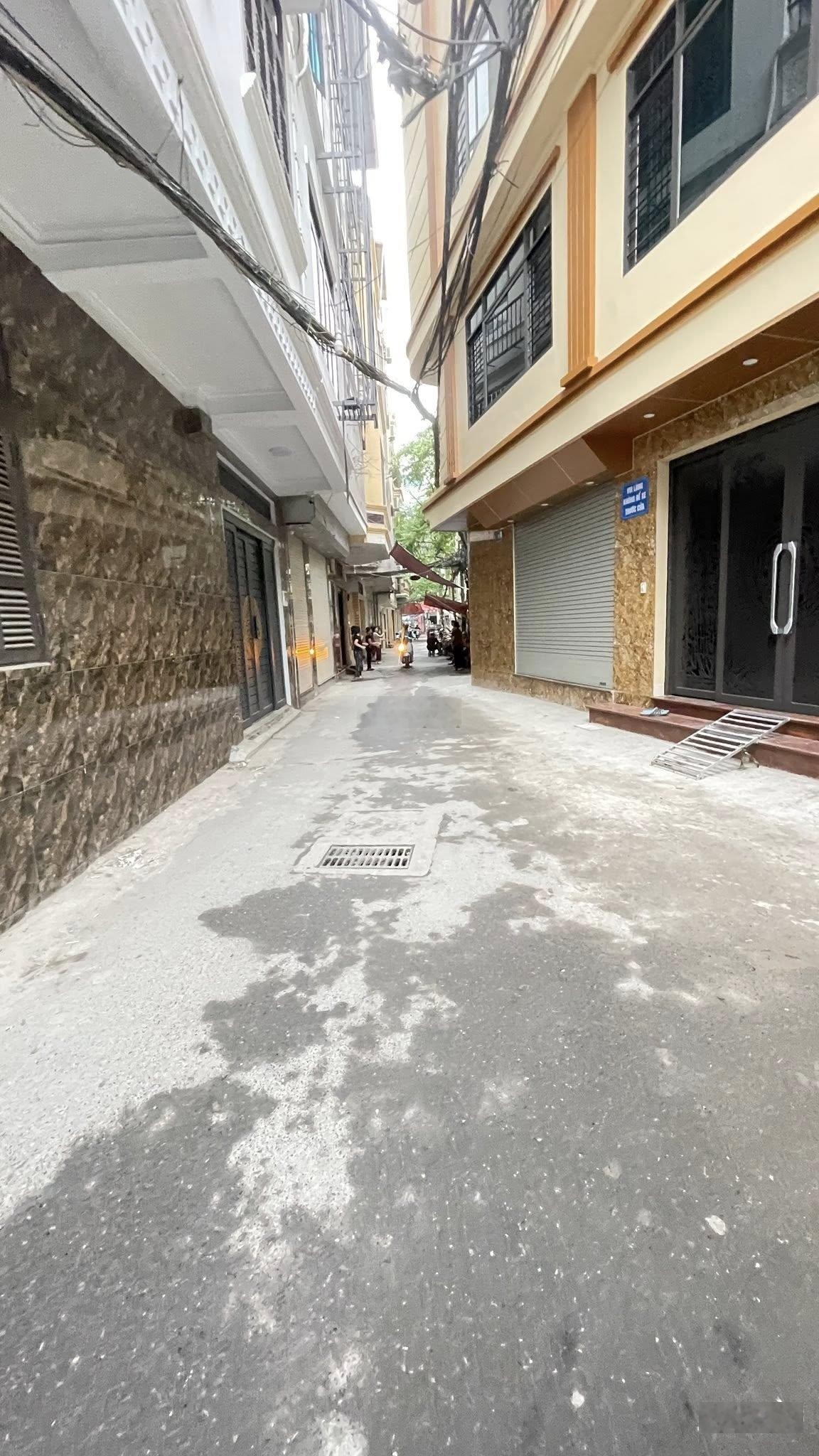Bán nhà riêng tại Nhân Hòa, 13,8 tỷ, 46 m2, 6PN, 5WC, giá siêu hời