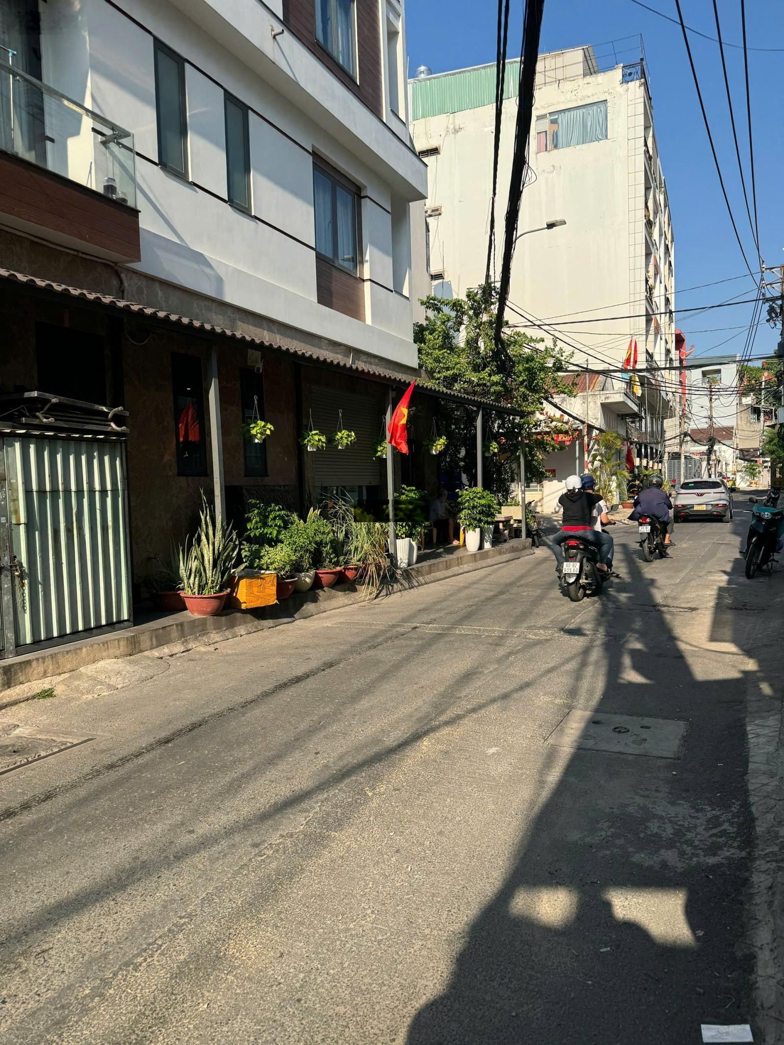 Bán nhà - Hẽm kinh doanh 110 Tô Hiệu ( 4x13m) 2 lầu. Giá 8,5 tỷ - P Hiệp Tân,Q Tân Phú