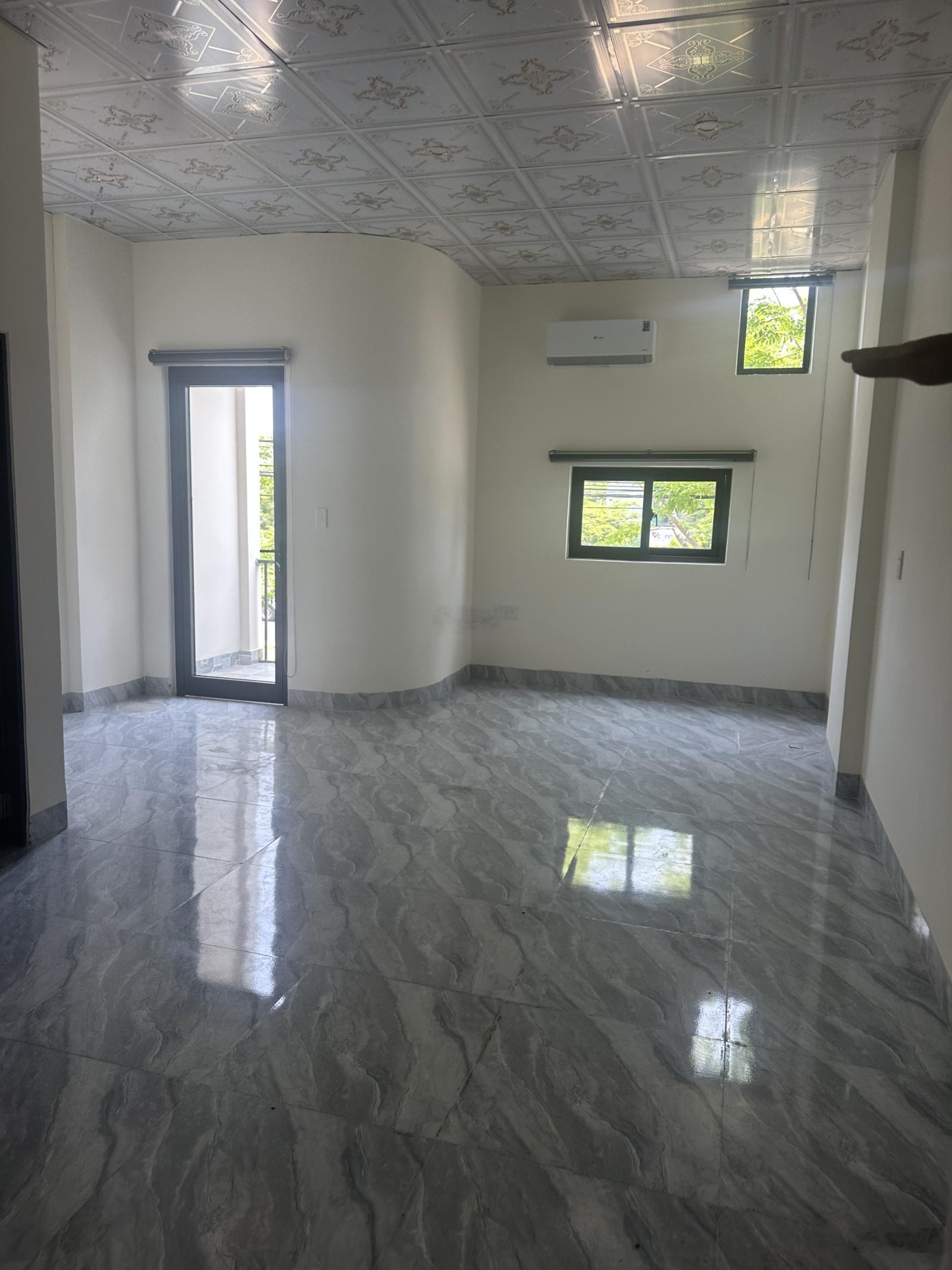 Bán toà căn hộ 10 phòng đường diên hồng mới 100%