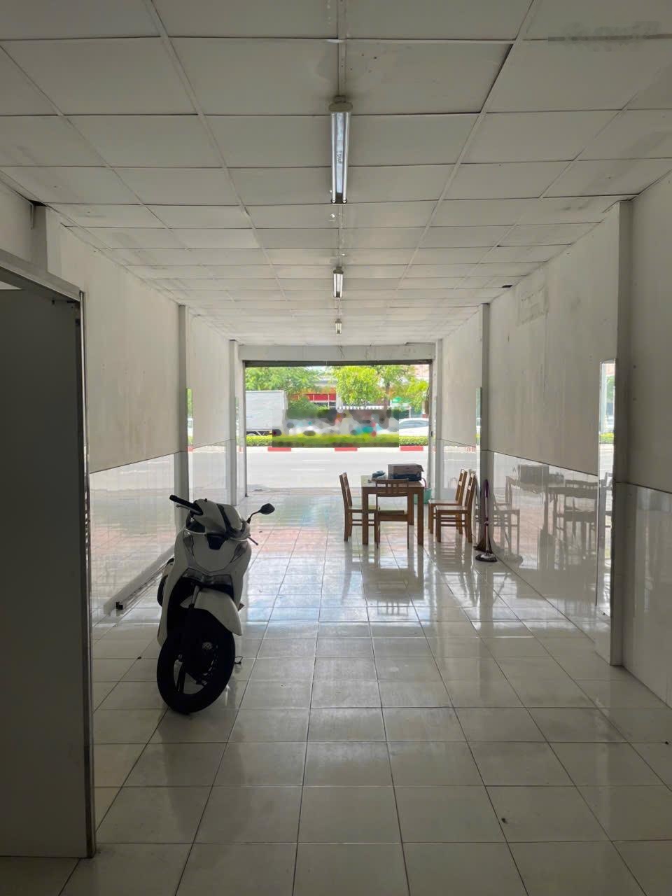 Bán nhà Cộng Hòa 71m² - mặt tiền - cách sân bay 500m - Tân Bình - giá 29.9 tỷ