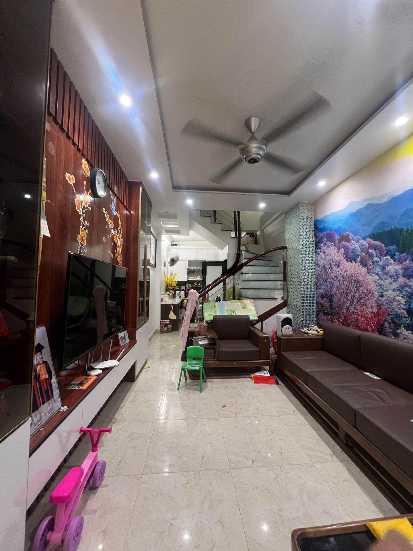 Bán Nhà An Dương Vương, 8 tỷ, 45 m2, giá tốt, ô tô đỗ cửa