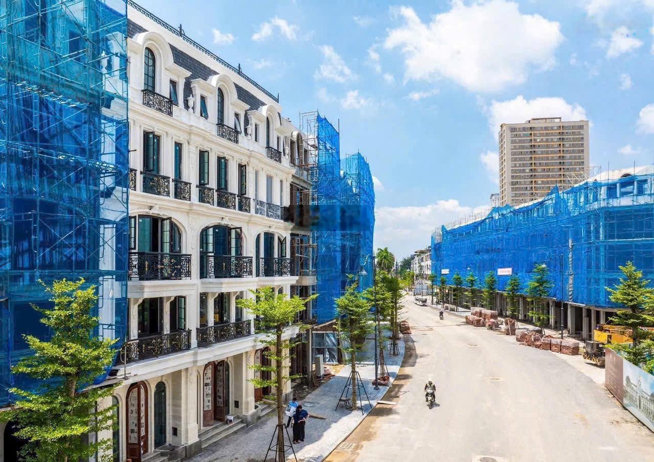 Gía ưu đãi nhất cần bán căn Shophouse 62.5 m2, Giá hơn 13 tỷ tại dự án Noble Tây Thăng Long