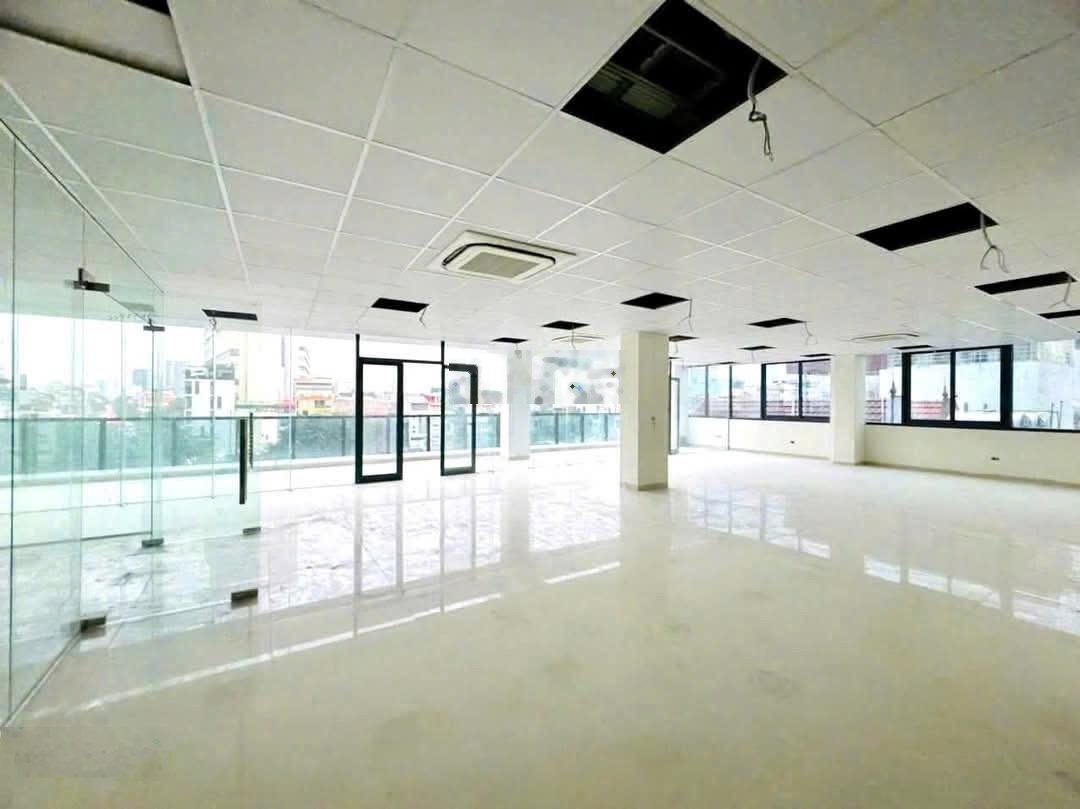 Cho thuê nhà phố cổ Hàng Bồ, Diện tích 95m2 x 4 tầng, khu vực nhiều khách du lịch qua lại