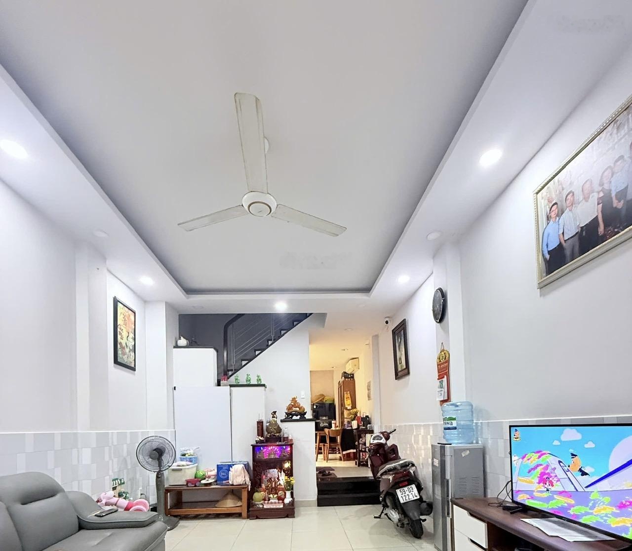 Bán nhà 4 tầng đường Tân Kỳ Tân Quý, gần chung cư An Gia Garden, Aeon Mall, giá 9.x tỷ