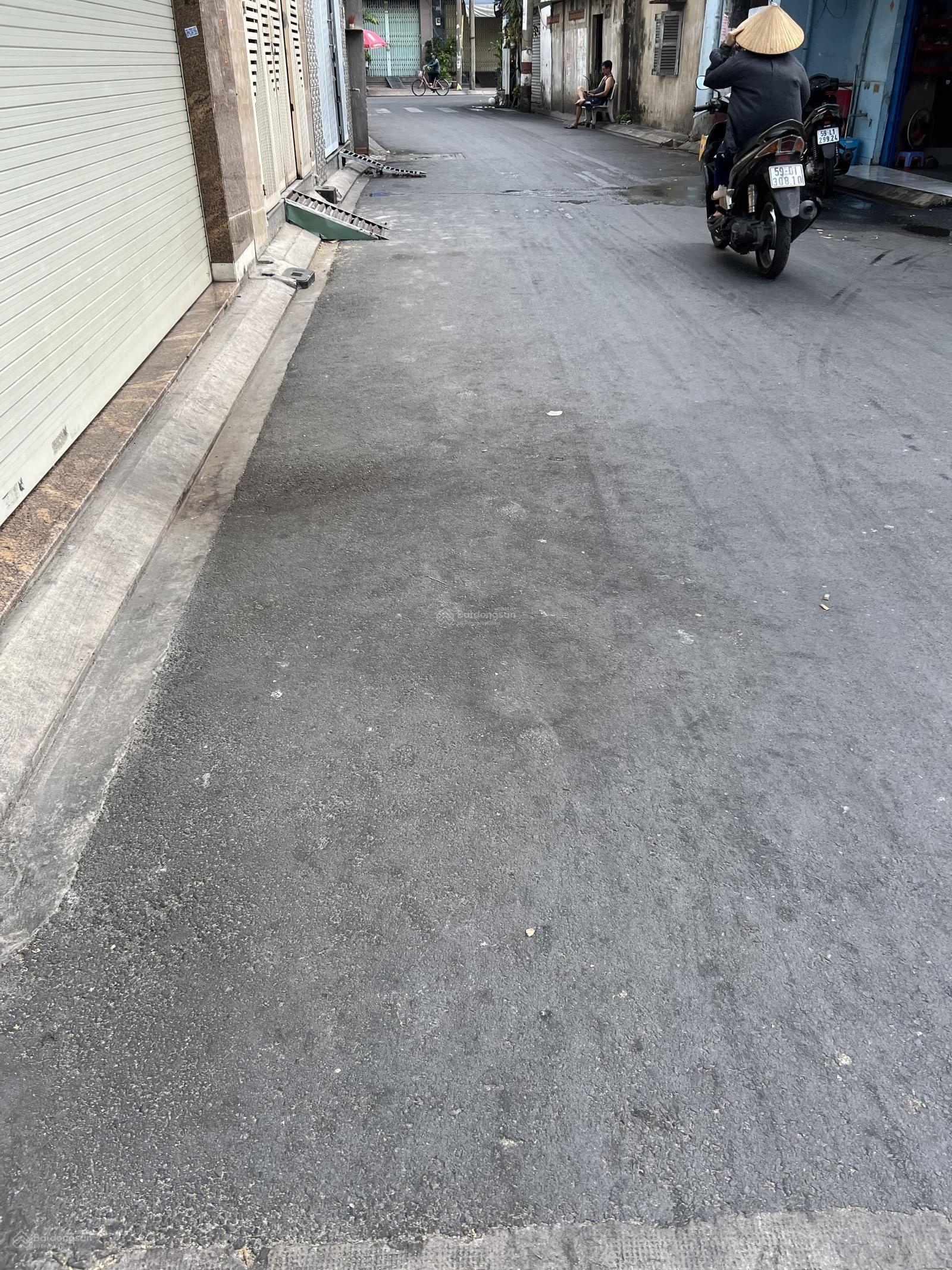 NHà mới 4,5Tầng 6PN HXH Lũy Bán Bích, Tân Phú, HCM
