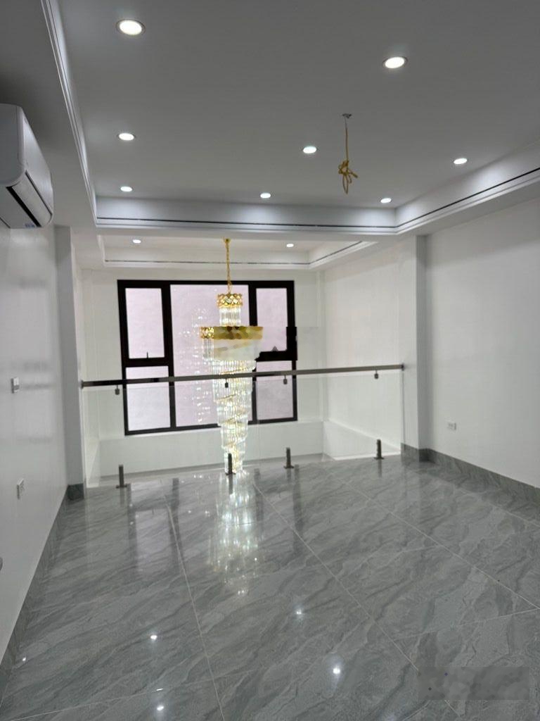 Hiếm long biên! 6 tầng thang máy - oto đỗ cửa - hàng xóm vinhomes riverside - 43.2m - 9.28 tỷ