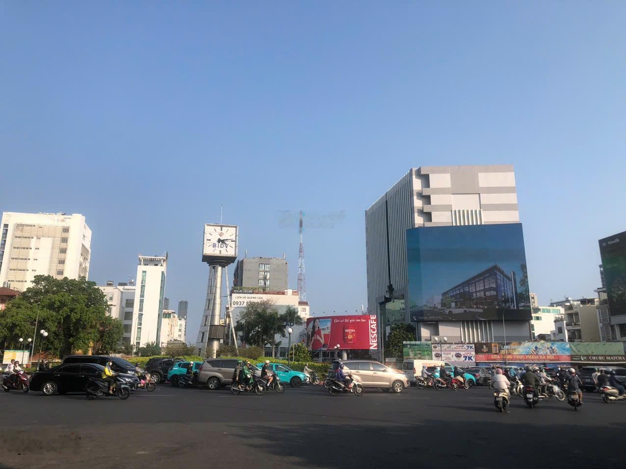 Nhà hiếm trung tâm Q1, đường Mai Thị Lựu 2 măt hẻm, 10m ra MT, thoáng mát quanh năm, 4 lầu + ST.