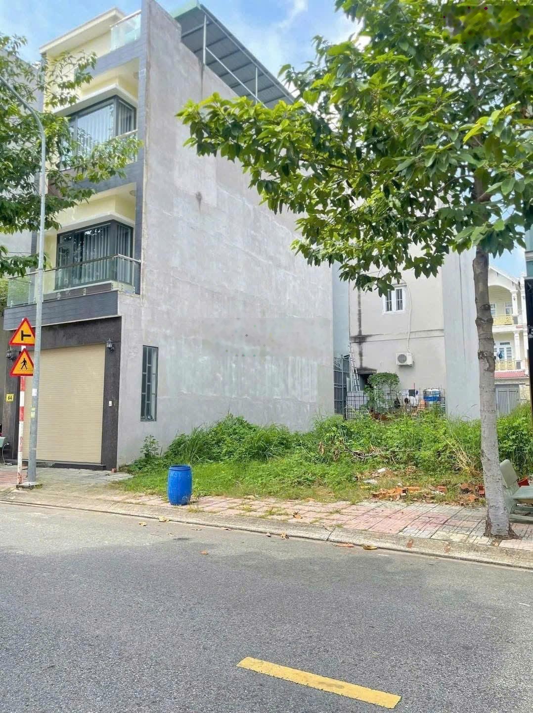Hàng hiếm tại bán đất Đường DB4, Mỹ Phước, Bến Cát, GIÁ 440 TRIỆU, 300m2, SÁT CHỢ MỸ PHƯỚC 300M