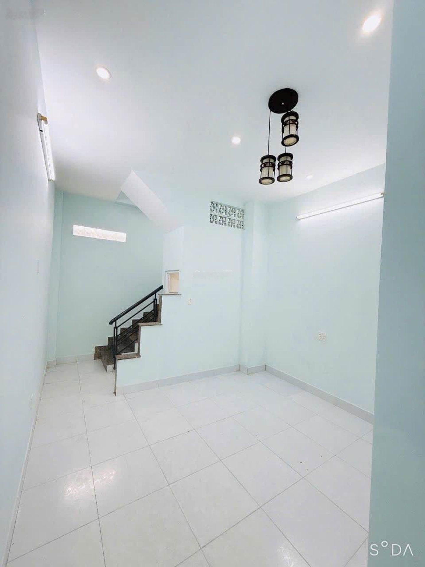 Bán nhà ngay Đỗ Xuân Hợp, quận 9, ngay khu dân khu vip phước long B, giá chỉ với 4ty3