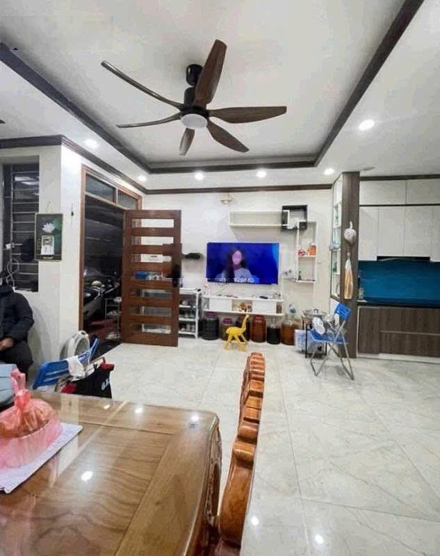 Giảm nửa tỷ! Nhà Yên Lãng, gần phố ngõ thoáng - 5 tầng/3PN đủ công năng. Ở và kinh doanh
