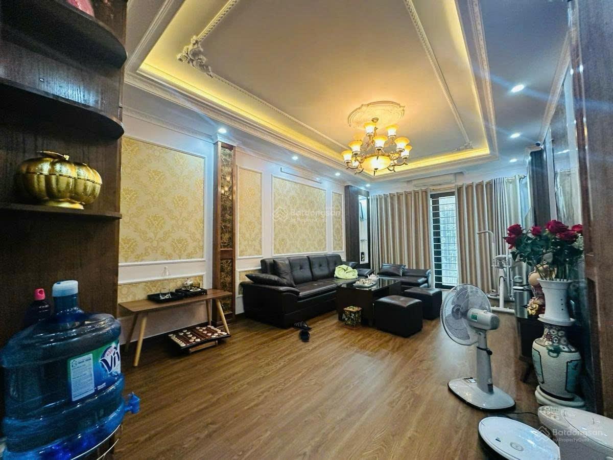 Đường phân lô 3 ô tô tránh - vỉa hè - chỉ 12.4 tỷ, KD cực đỉnh, 38m2 - 5 tầng