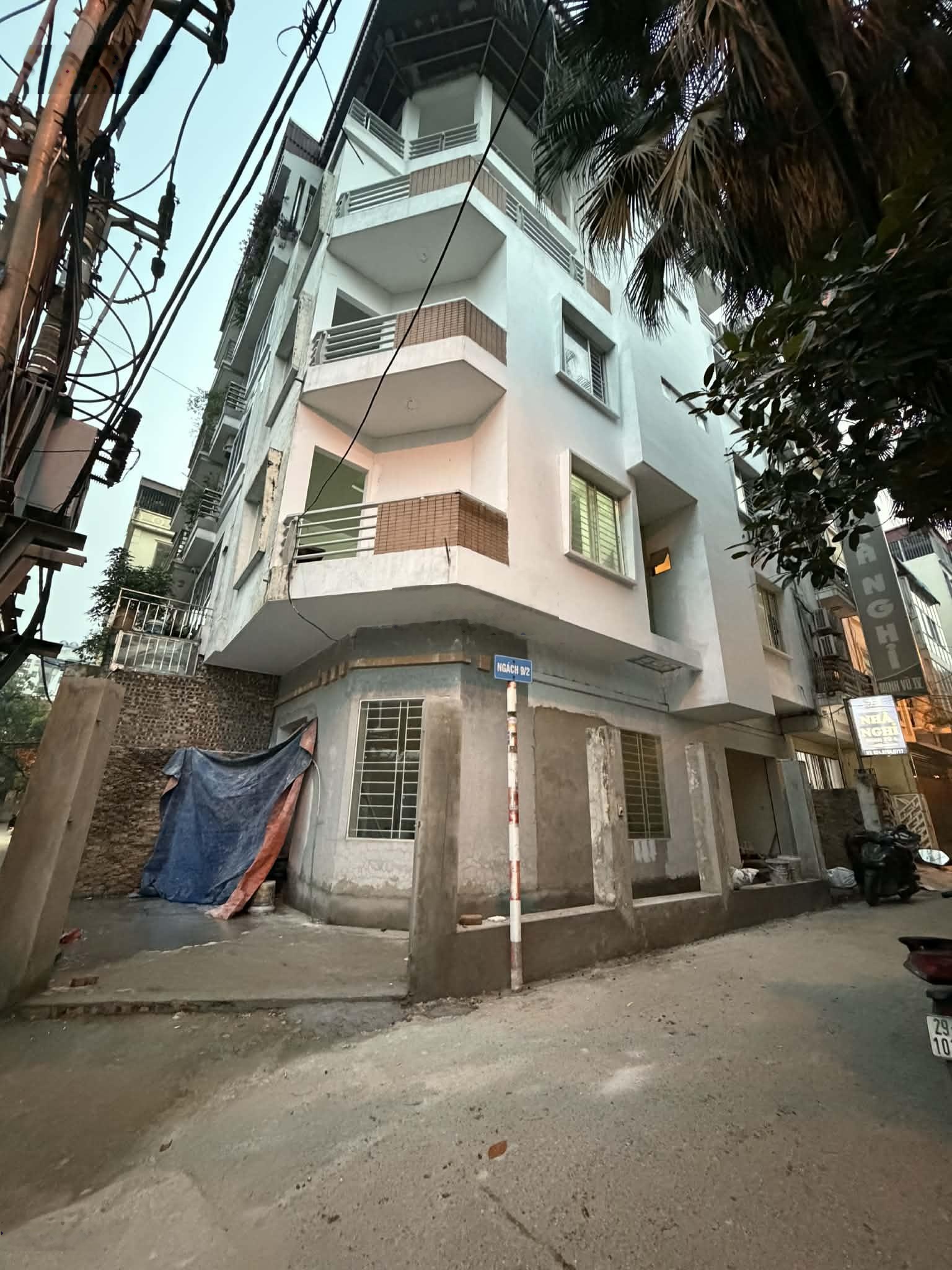 Cho thuê cửa hàng, kiot 80m2 tại Phố Trần Quốc Hoàn, giá ưu đãi 20 triệu VND