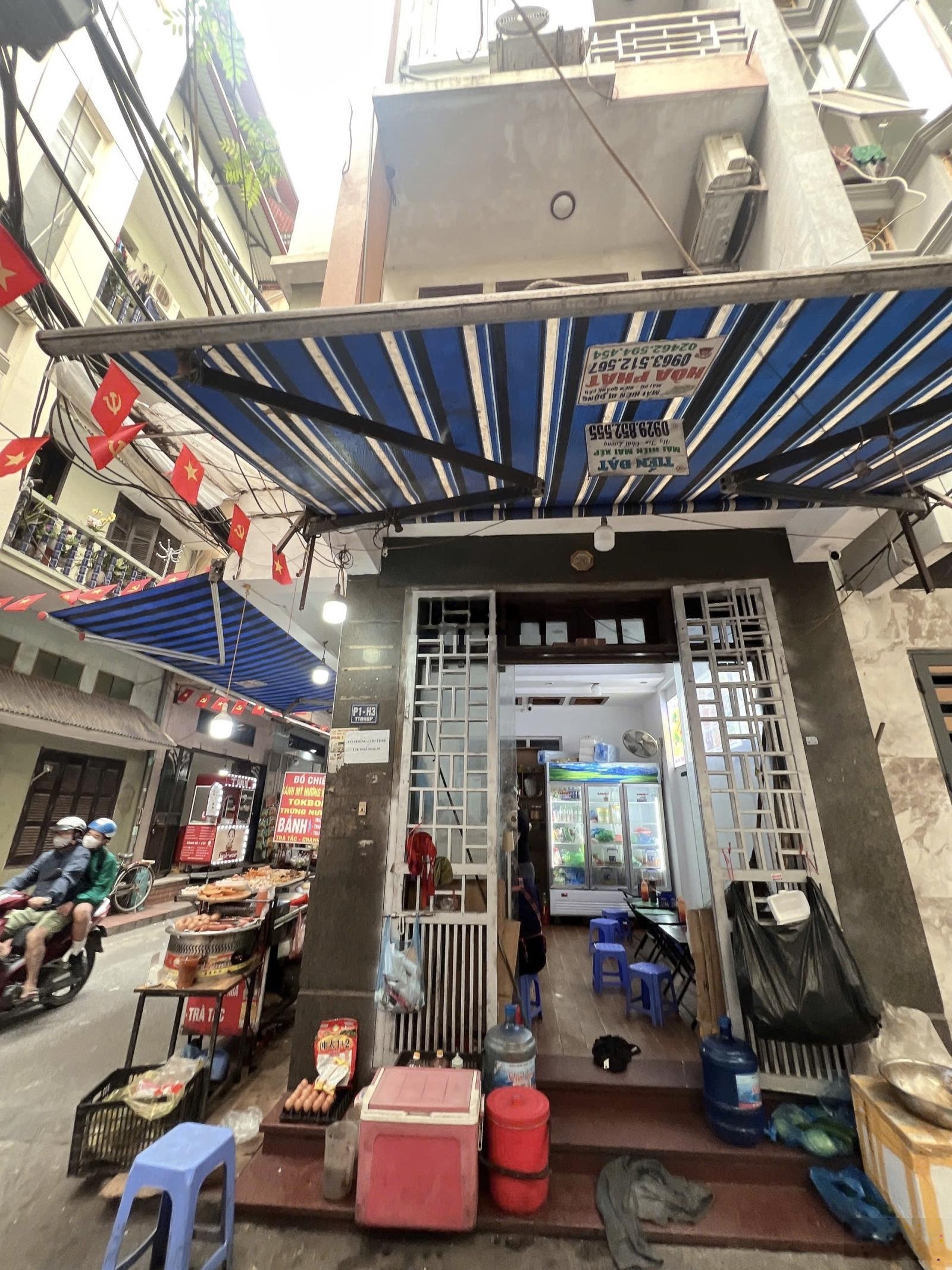 Bán nhà 3 mặt ngõ phố Xuân Thủy - Vị trí đắc địa - Sẵn dòng tiền đang cho thuê