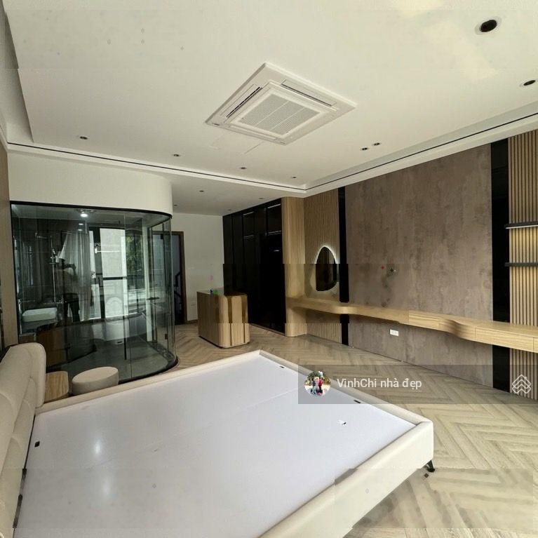 Trần Quốc Hoàn - Oto Tránh - 60m2 - Vài bước ra mặt phố.