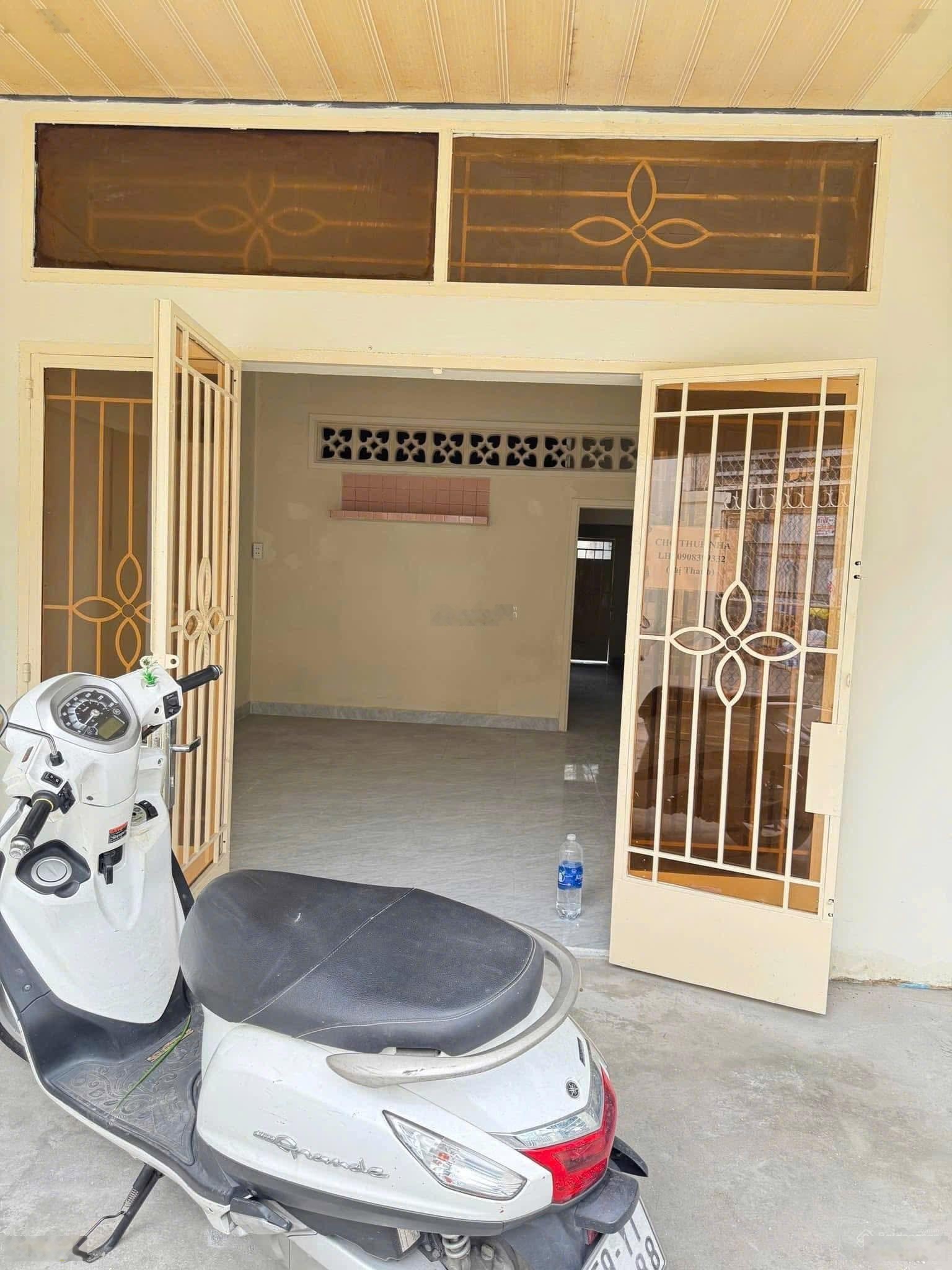 Bán nhà cấp 4 gần Ngã Tư Bà Điểm, hẻm xe tải thông - giá 3.6 tỷ