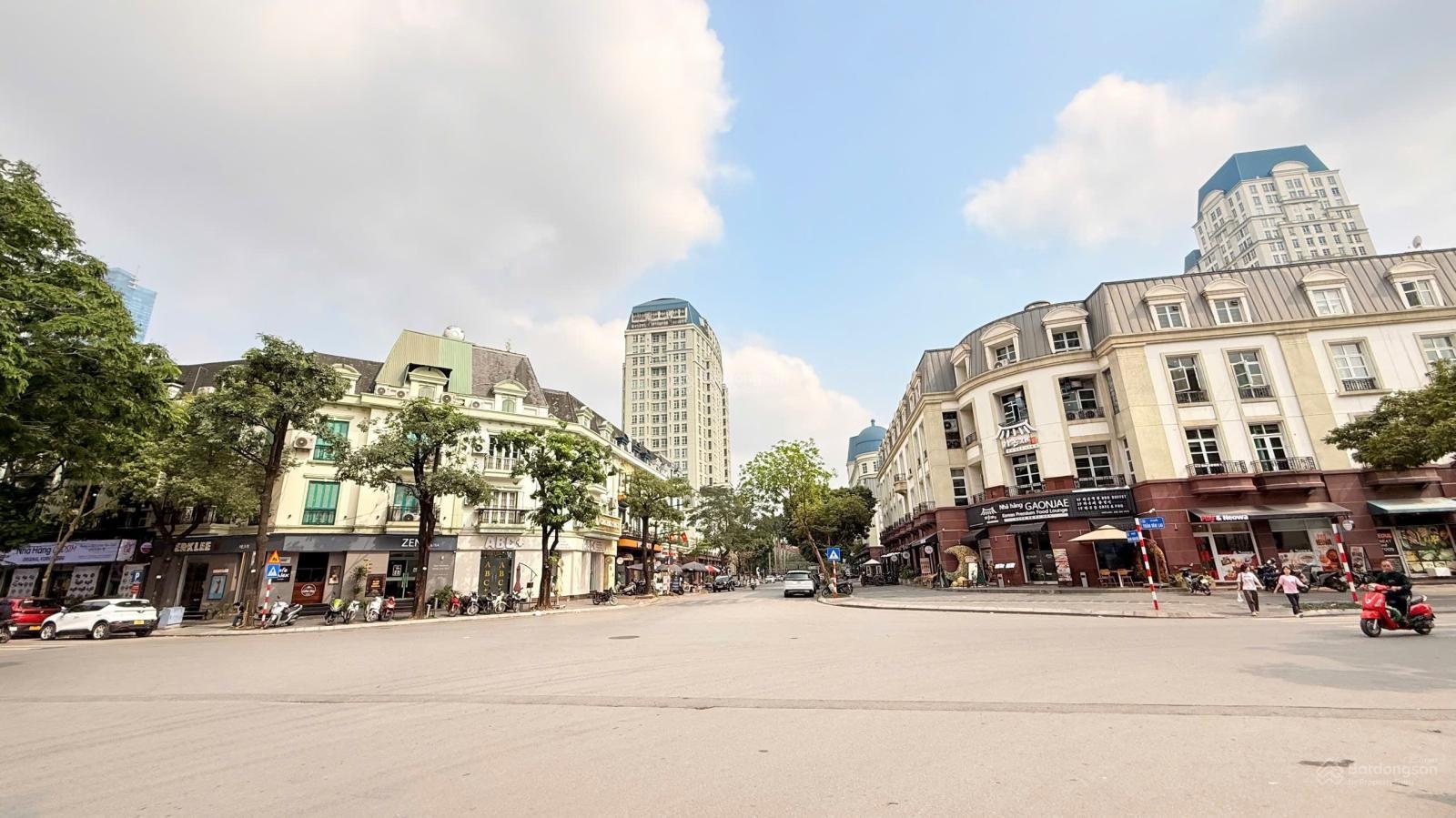 Chính chủ bán shophouse mặt phố trần văn lai, - dòng tiền gần 4 tỷ/năm. 210m2 - giá 150 tỷ.