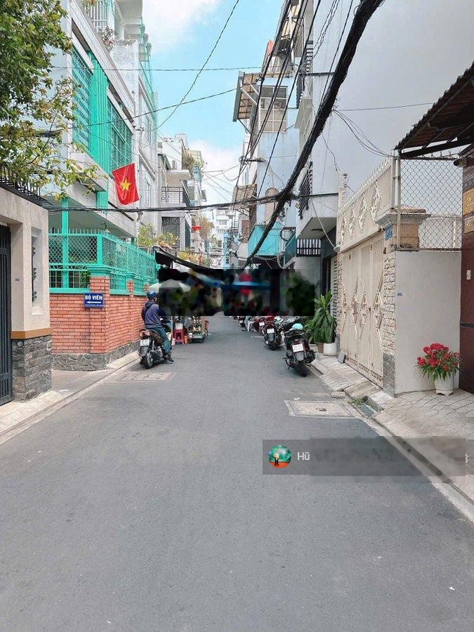 Nhà Lê Thị Riêng Quận 1, gần Trần Hưng Đạo - ẻm xe hơi, có thang máy, căn góc thoáng, 23.5 tỷ