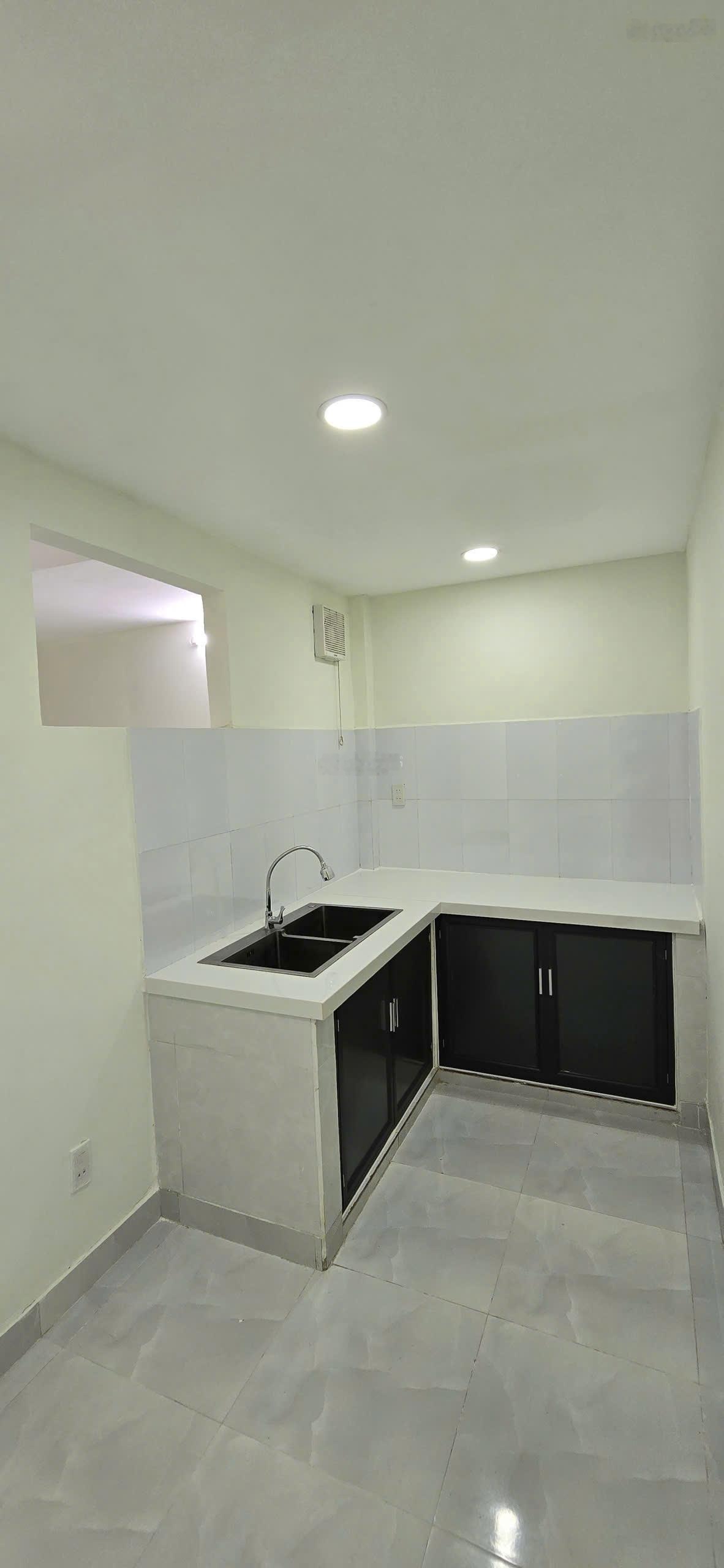 Nhà trung tâm Bắc Nha Trang gần Điện Biên Phủ đối diện bến xe phía Bắc